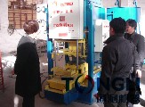 俄羅斯客商訂購彩瓦機